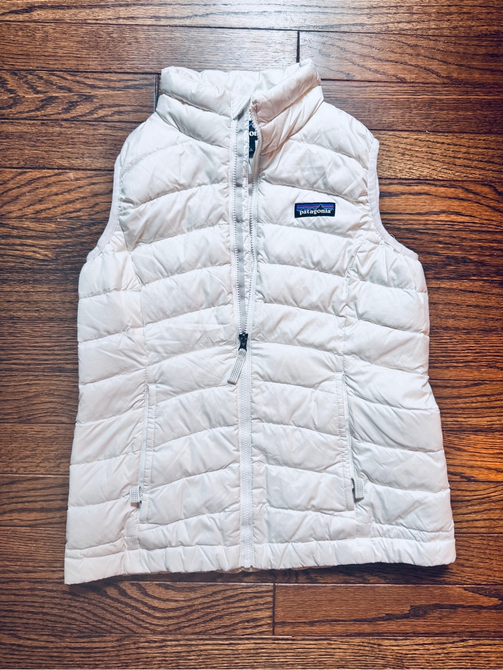 Patagonia Girls' White Quilted Puffer Vest